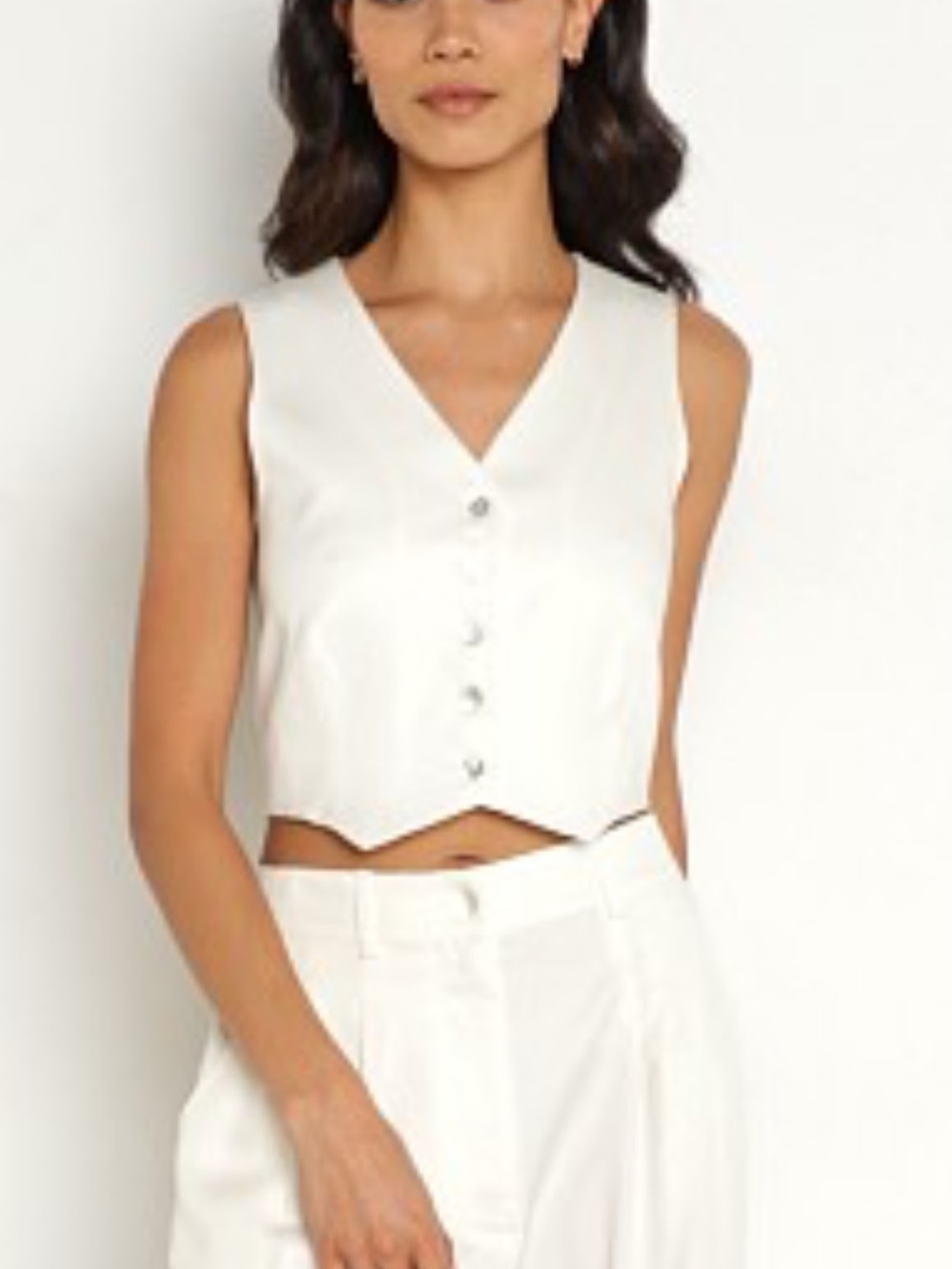 DONNI. Cream Button-Front V-Neck Sleeveless Vest